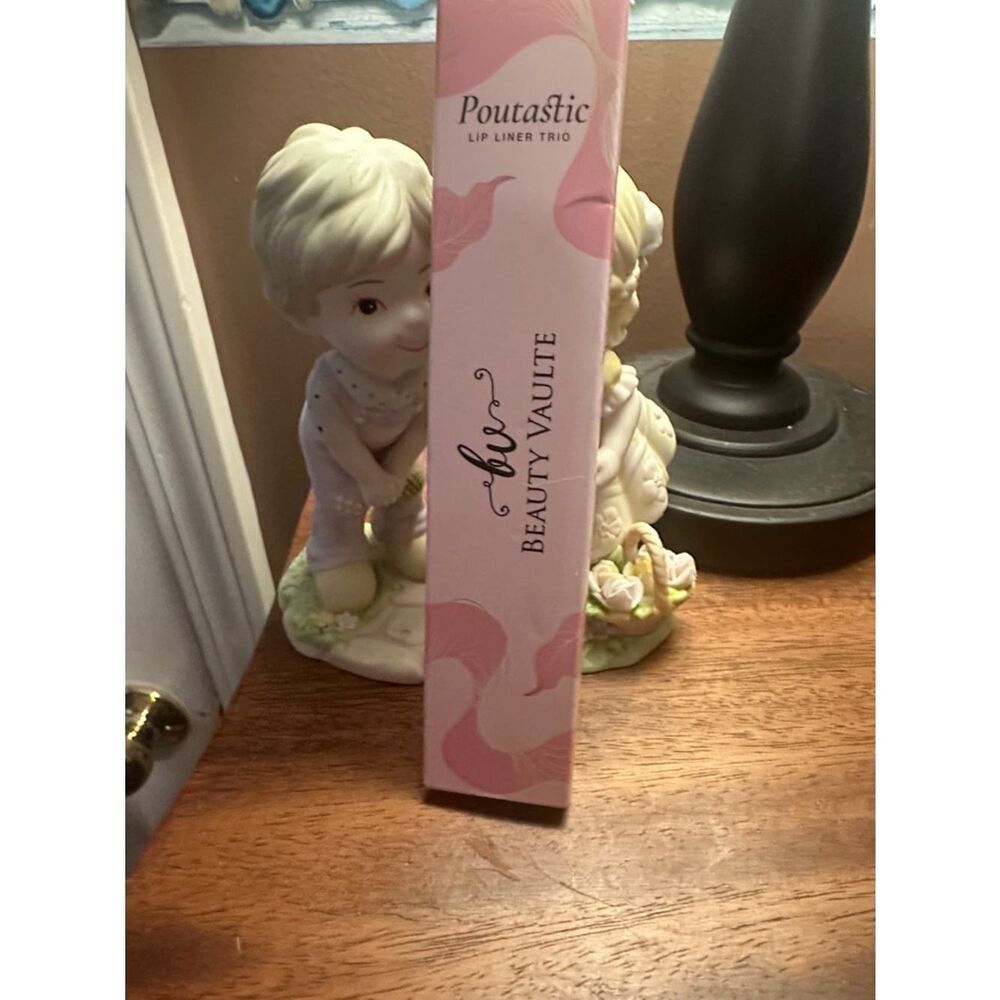 Beauty Vaulte Poutastic Beauty Vaulte Lip Liner Trio - Pink Packaging